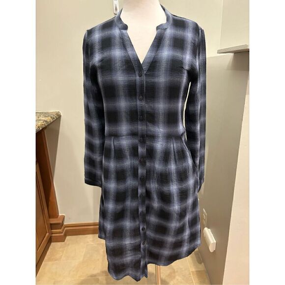 Garnet Hill Dresses & Skirts - Garnet Hill Gauze Shirtdress 2 EUC navy plaid long sleeve organic cotton button